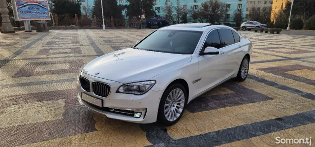 BMW 7 series 2014 · 4.0 AT