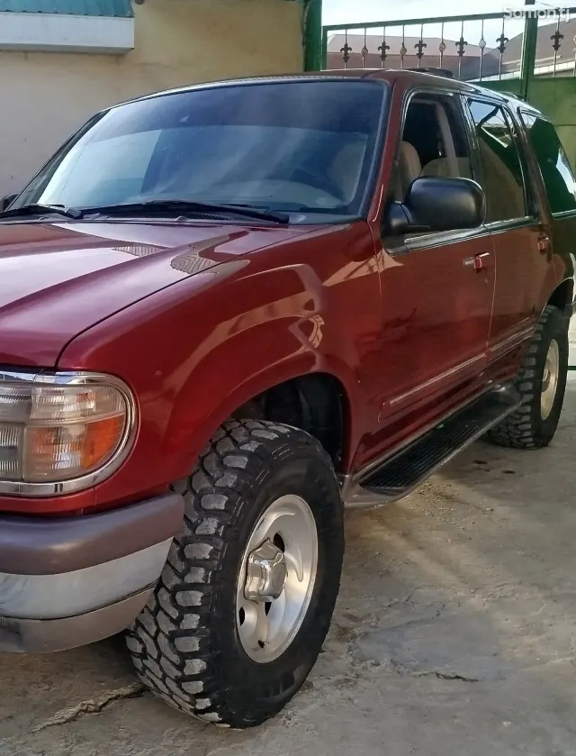 Ford Explorer 2002 · 4.0 AT