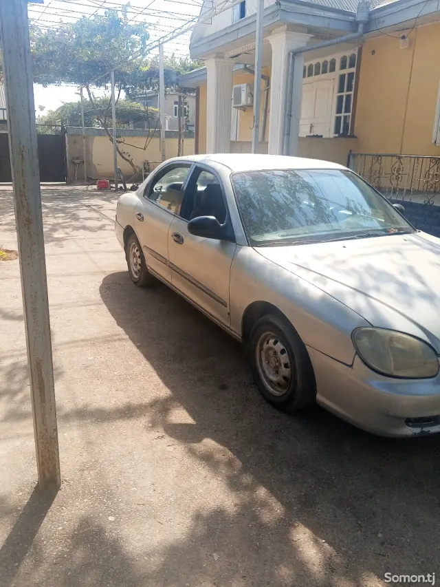 Hyundai Sonata 2000 · 2.0 MT