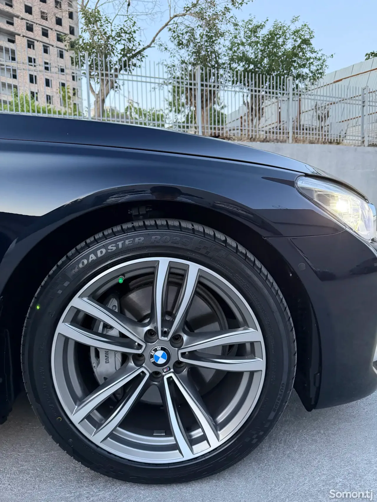 BMW 7 series 2018 · 0.4 AT