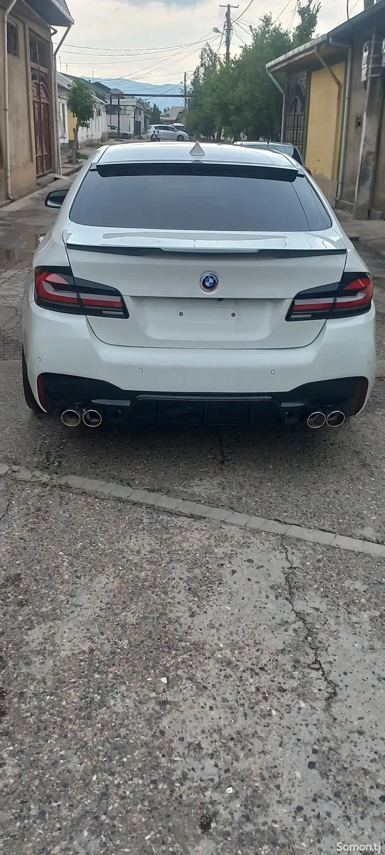 BMW 5 series 2016 · 2.0 AT