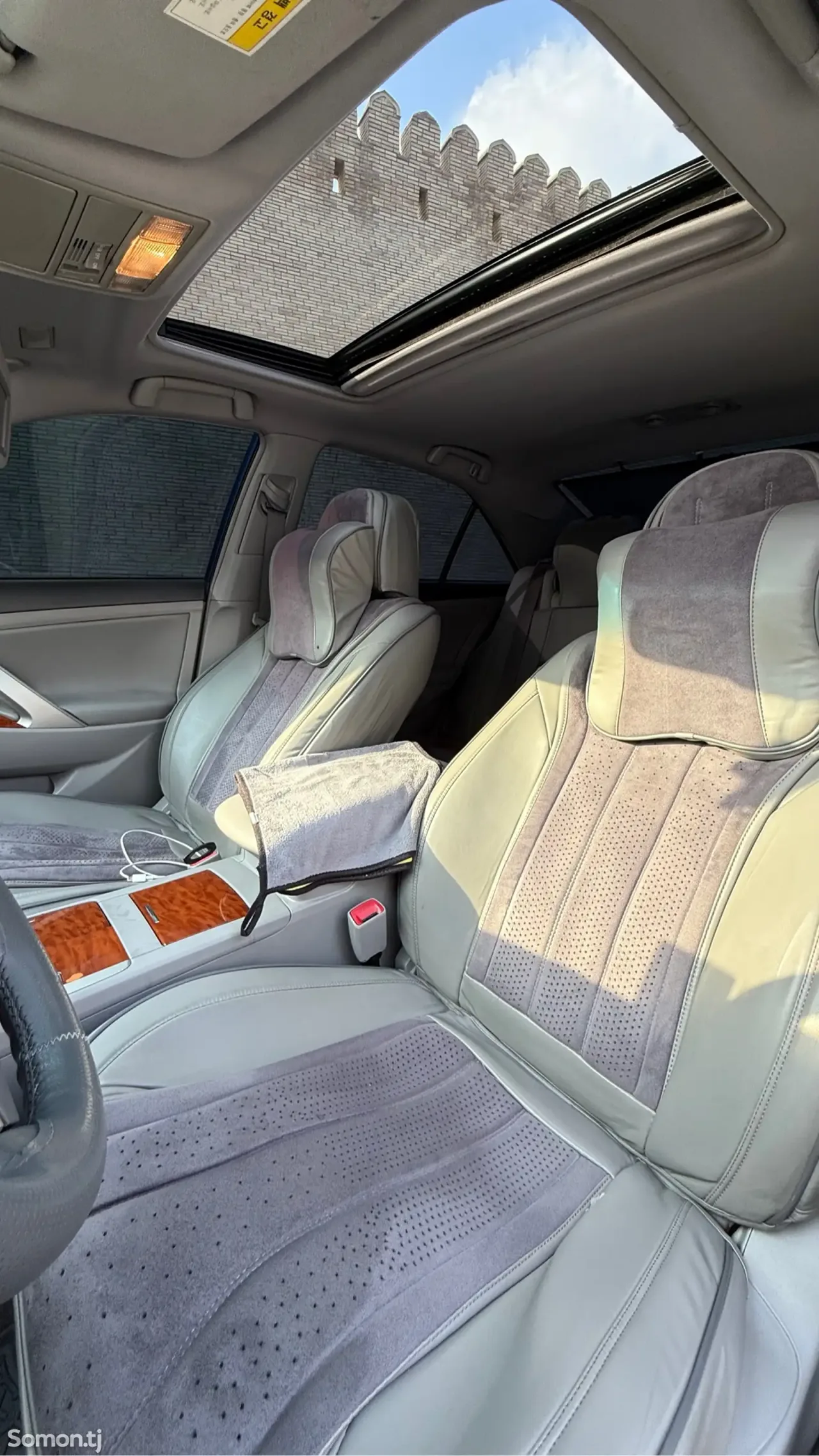 Toyota Camry 2011 · 2.5 AT