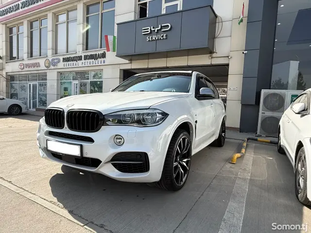 BMW X5 M 2015 · 3.0 AT