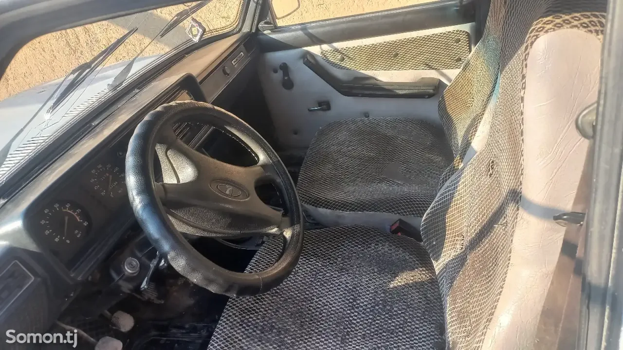 Lada (ВАЗ) 2107 2001 · 3.0 MT