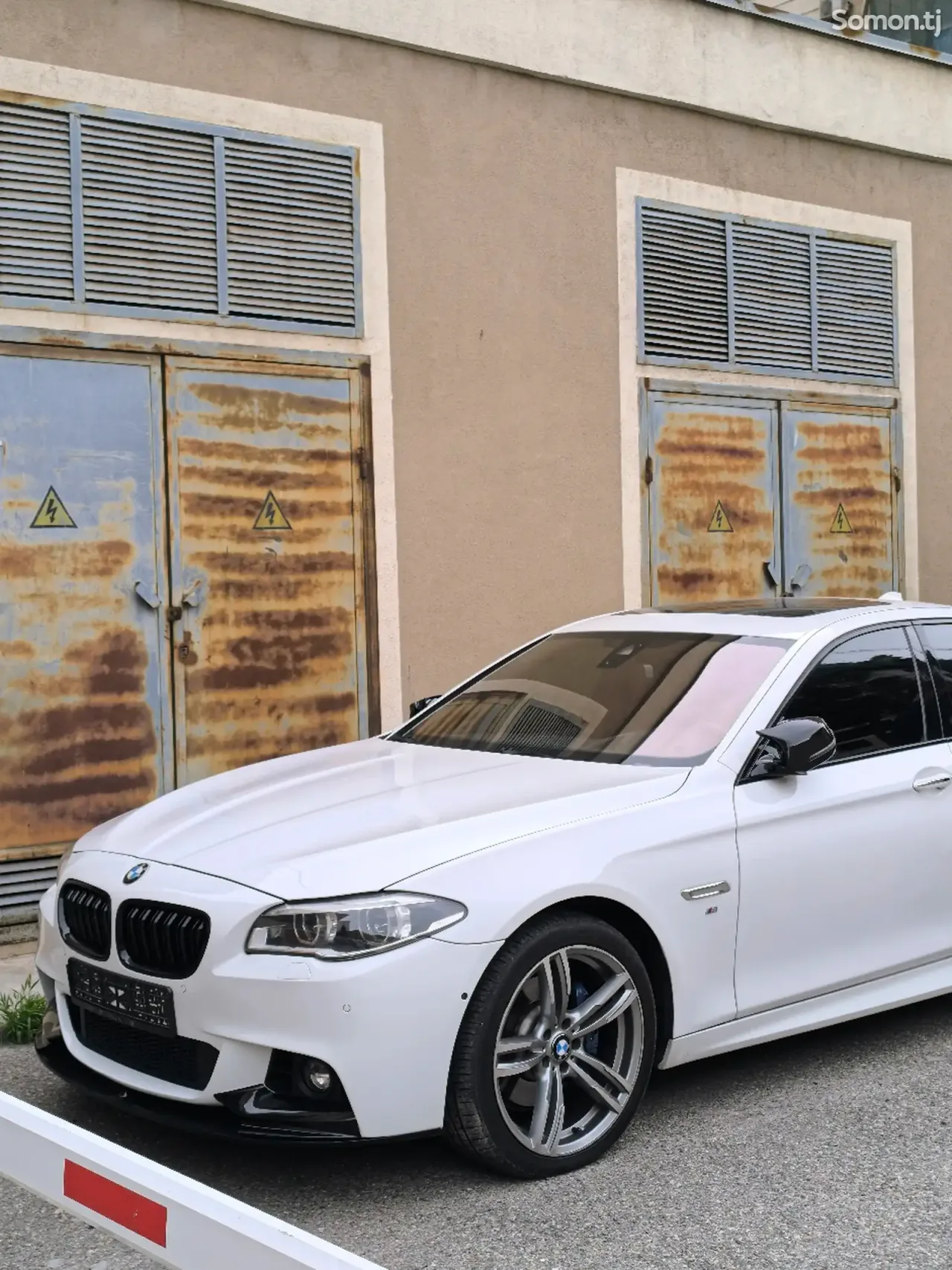 BMW 5 series 2015 · 3.0 AT