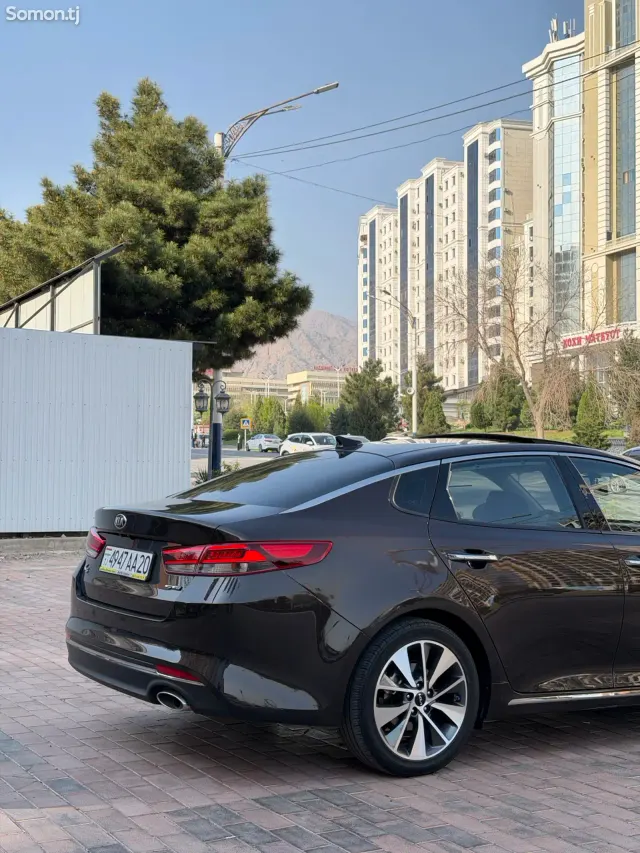 Kia K5 2015 · 1.7 AT