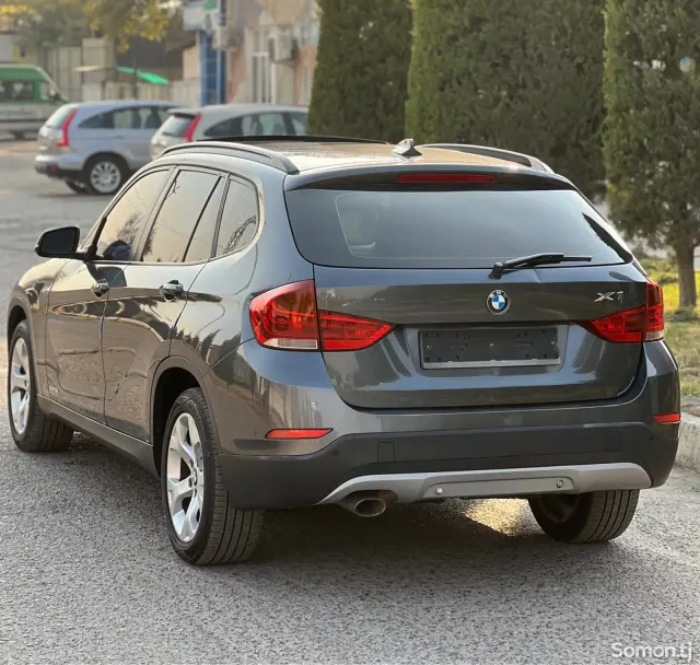 BMW X1 2015 · 1.8 AT