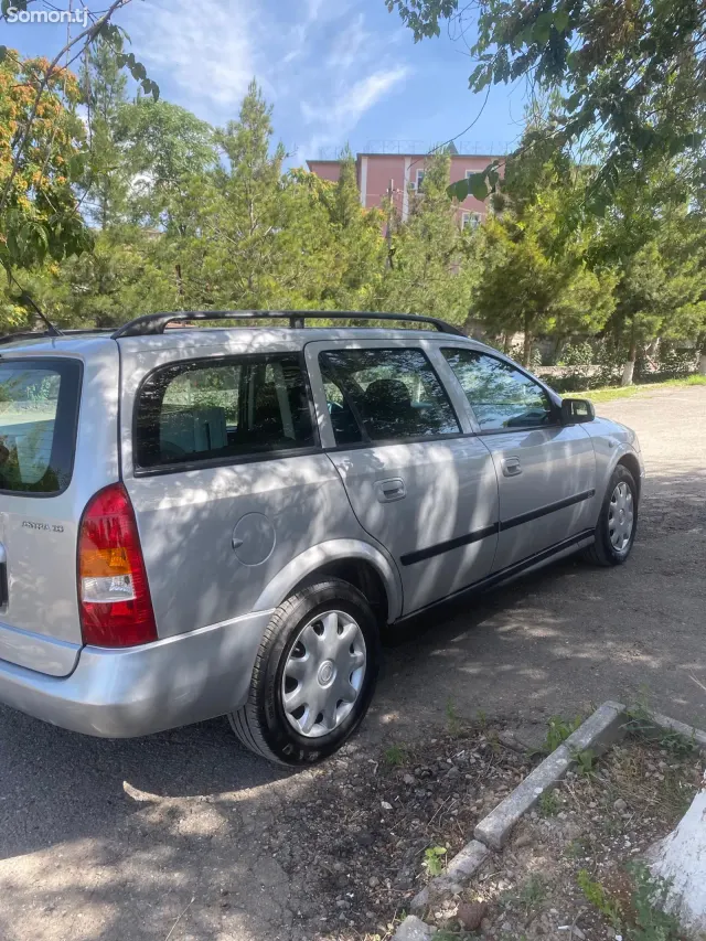 Opel Astra G 2001 · 1.6 MT