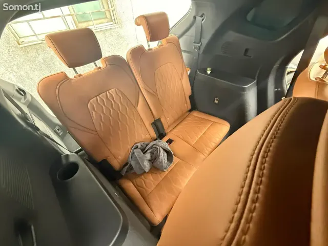 BYD Tang 2023 · AT