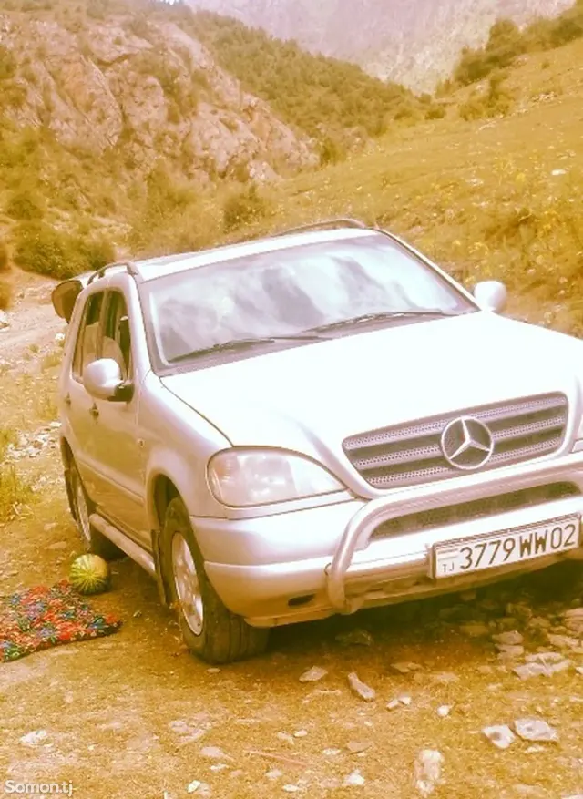 Mercedes-Benz ML class 2001 · 3.2 AT