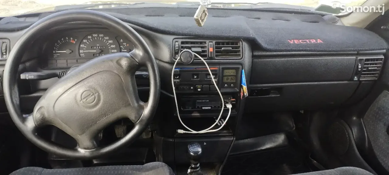 Opel Vectra A 1995 · 1.6 MT