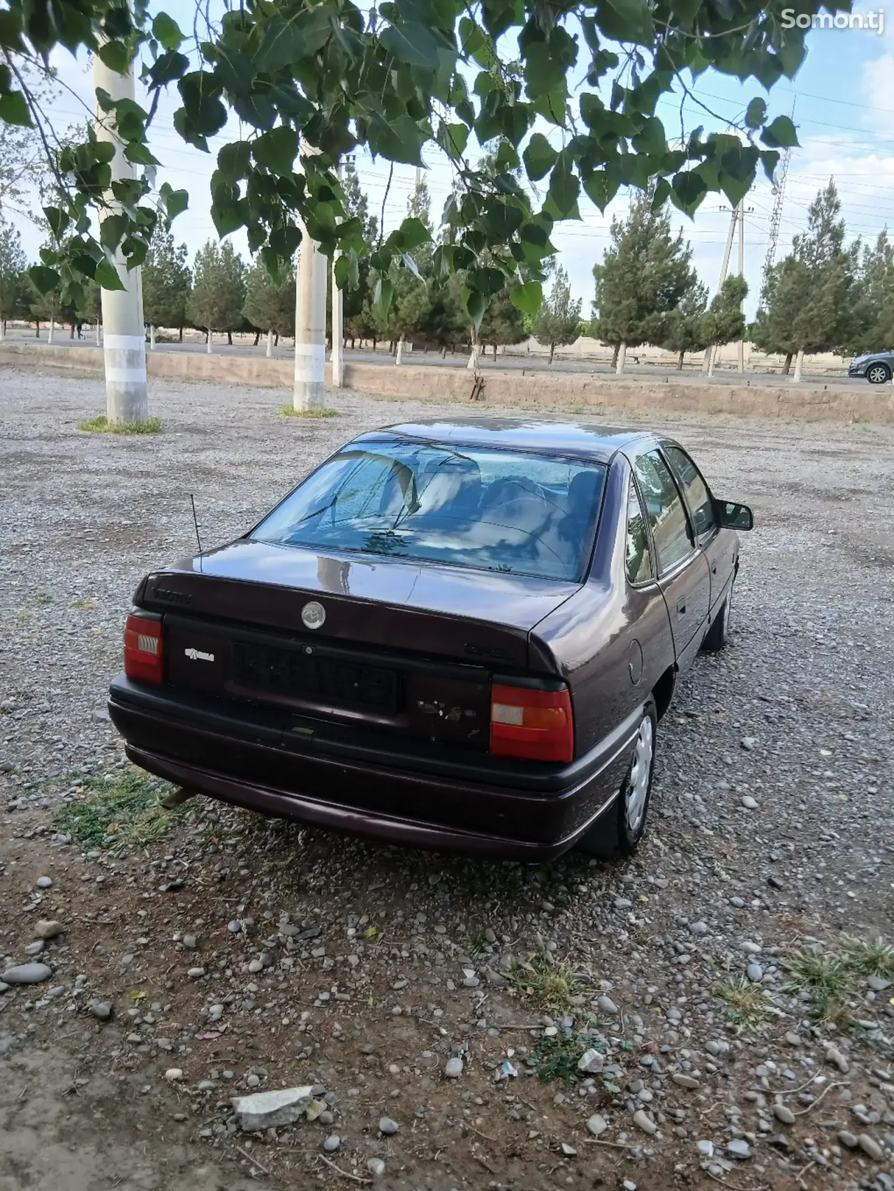 Opel Vectra A 1993 · 1.6 MT