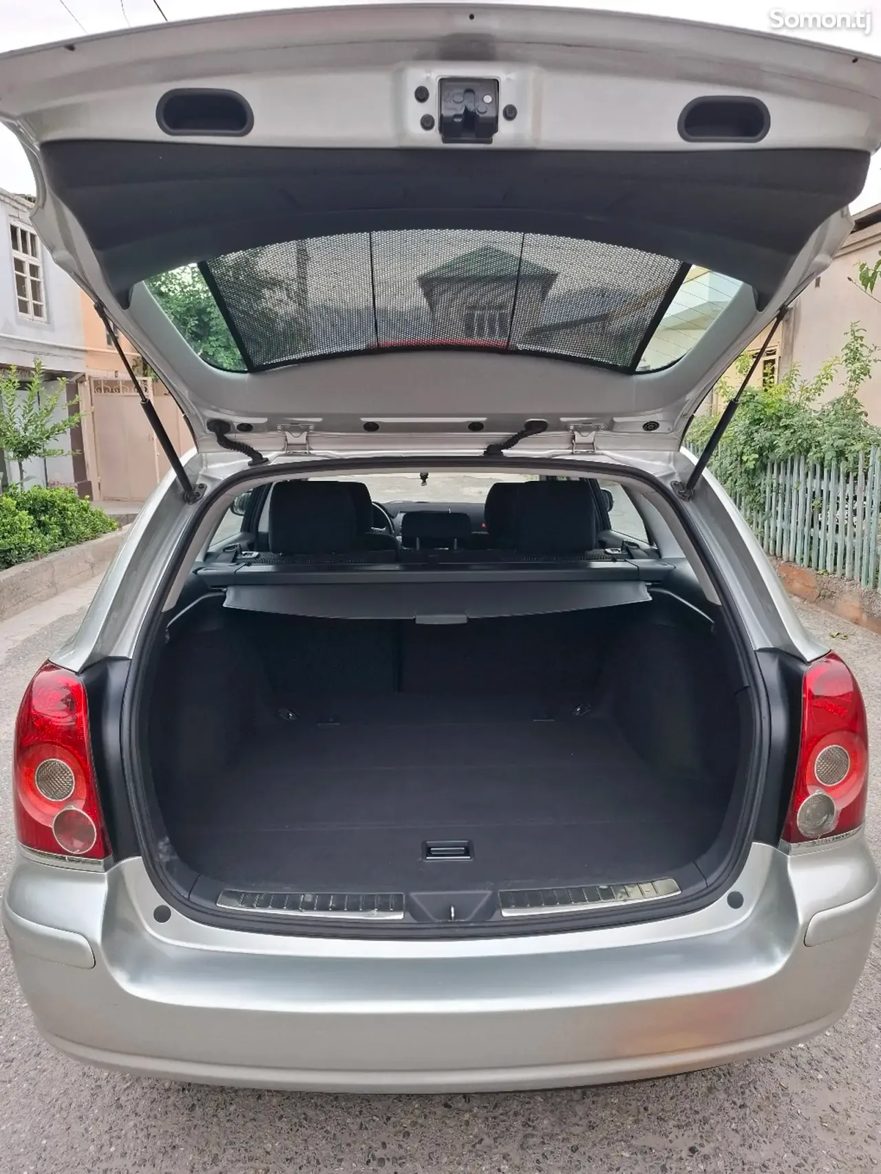 Toyota Avensis 2006 · 2.0 AT