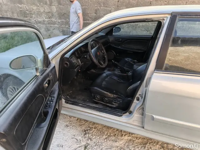 Hyundai Sonata 2004 · 2.0 MT