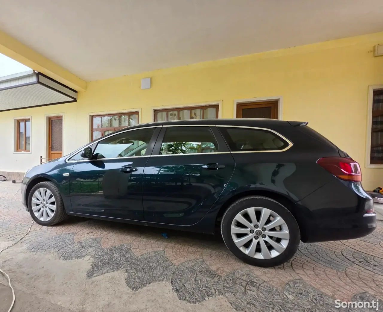 Opel Astra J 2016 · 1.4 MT