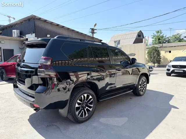 Toyota Land Cruiser Prado 2017 · 3.0 AT