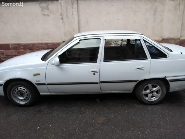 Daewoo Nexia 1996 · 1.6 MT