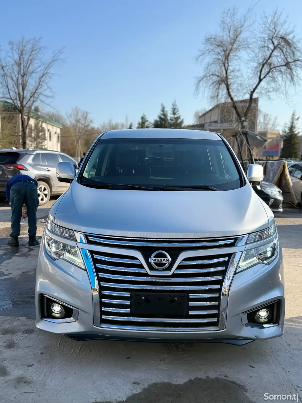 Nissan Elgrand 2014 · 2.5 AT