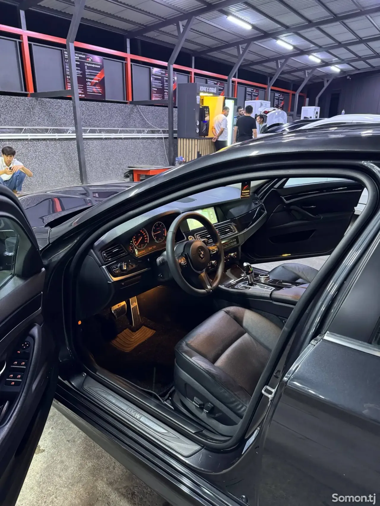 BMW 5 series 2012 · 2.0 AT