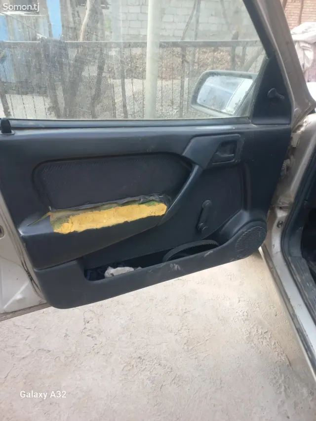 Opel Vectra A 1991 · 1.6 MT