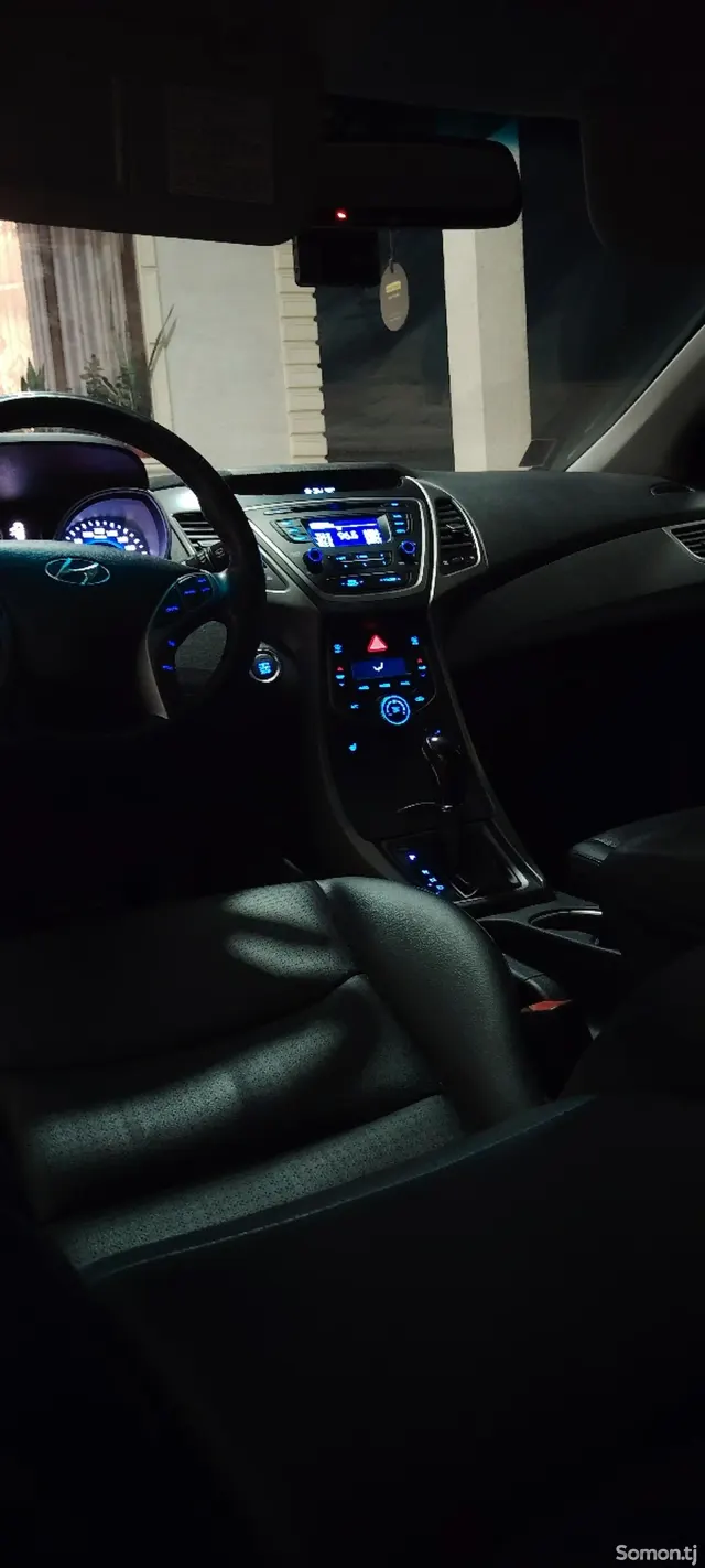 Hyundai Avante 2014 · 1.6 AT