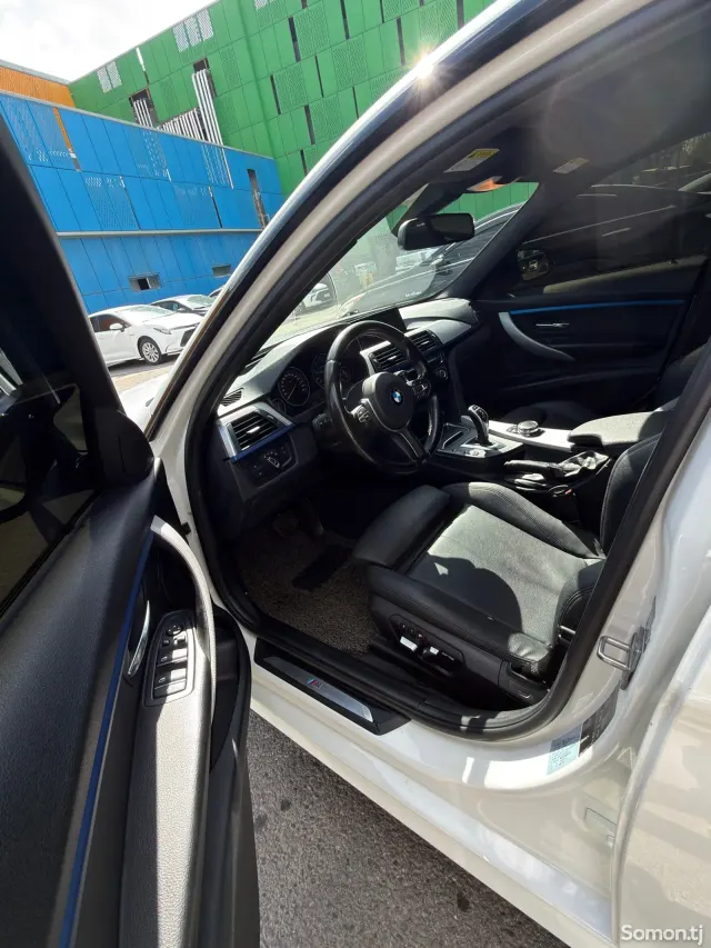 BMW 3 series 2017 · 2.0 AT