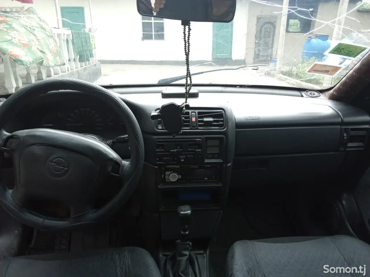 Opel Vectra A 1995 · 1.6 MT