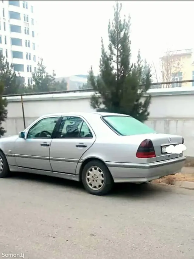 Mercedes-Benz C class 1997 · 2.2 MT