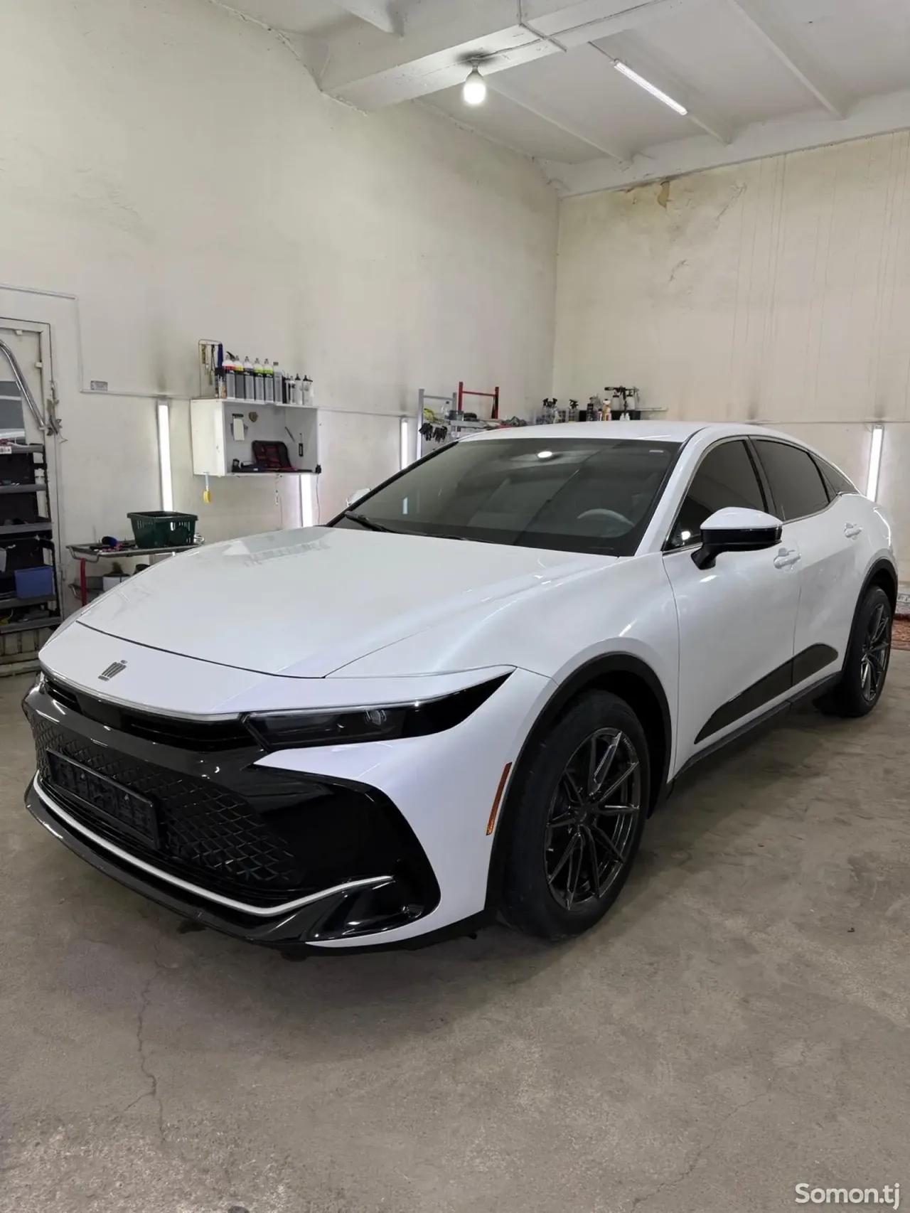 Toyota Crown 2023 · 2.5 AT