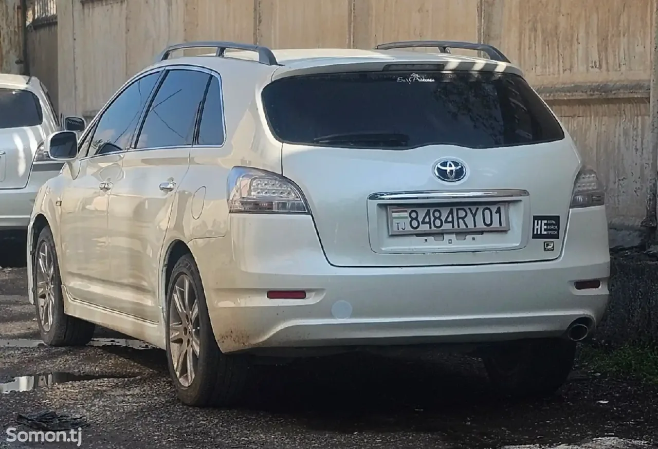Toyota Mark X ZiO 2010 · 2.4 AT