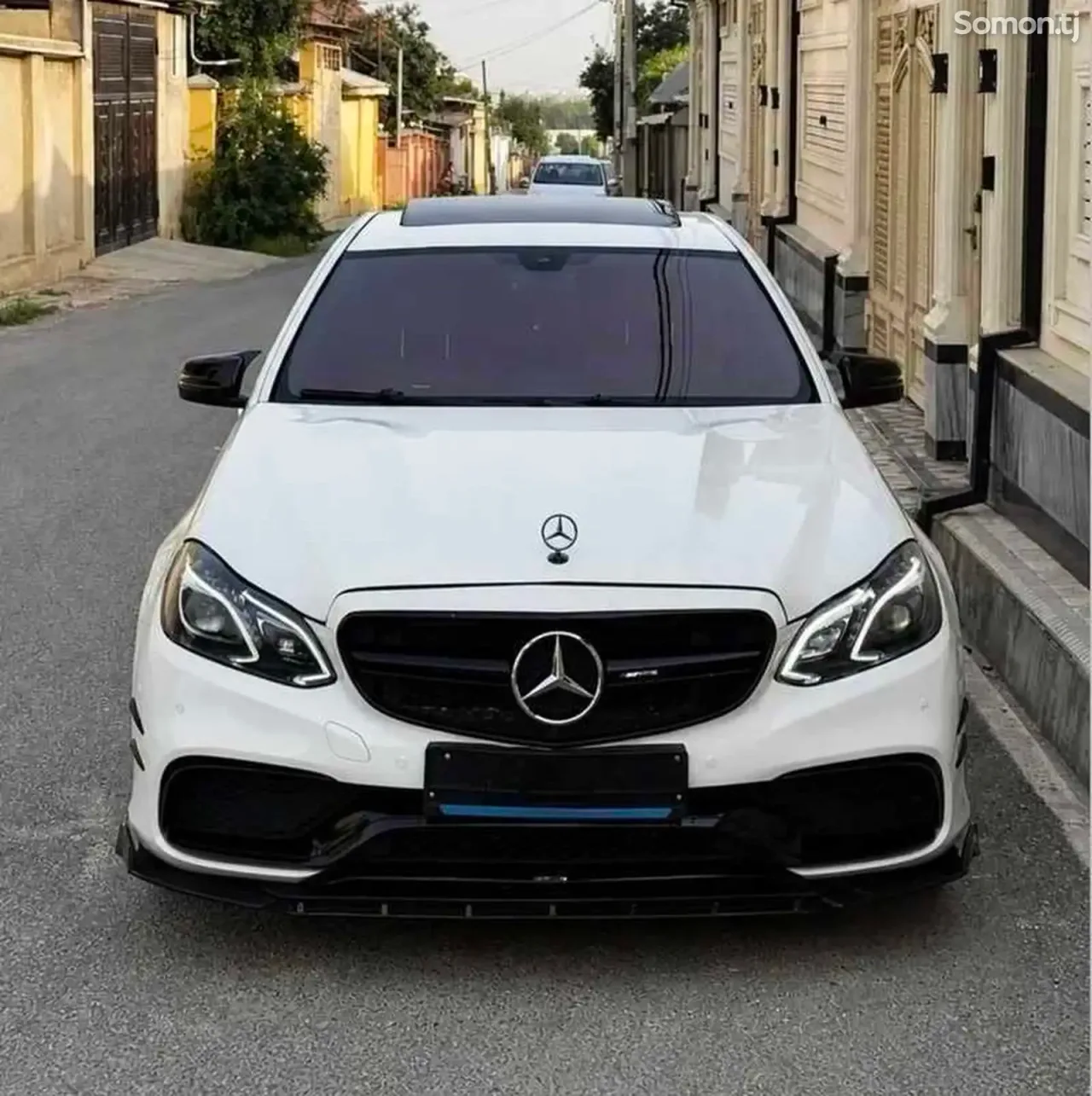 Mercedes-Benz E class 2011 · 3.5 AT
