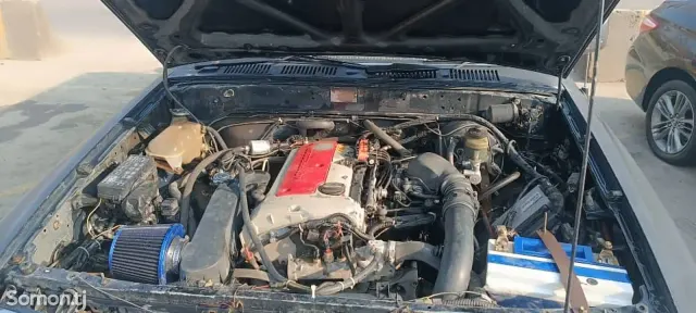 Toyota Hilux Surf 1992 · 2.3 MT