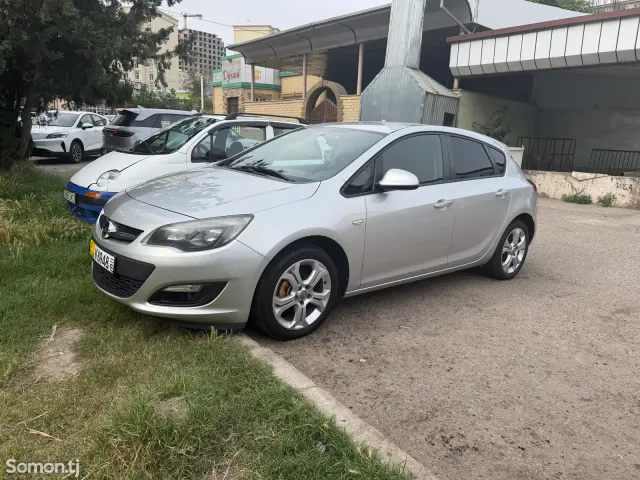 Opel Astra J 2015 · 1.6 MT