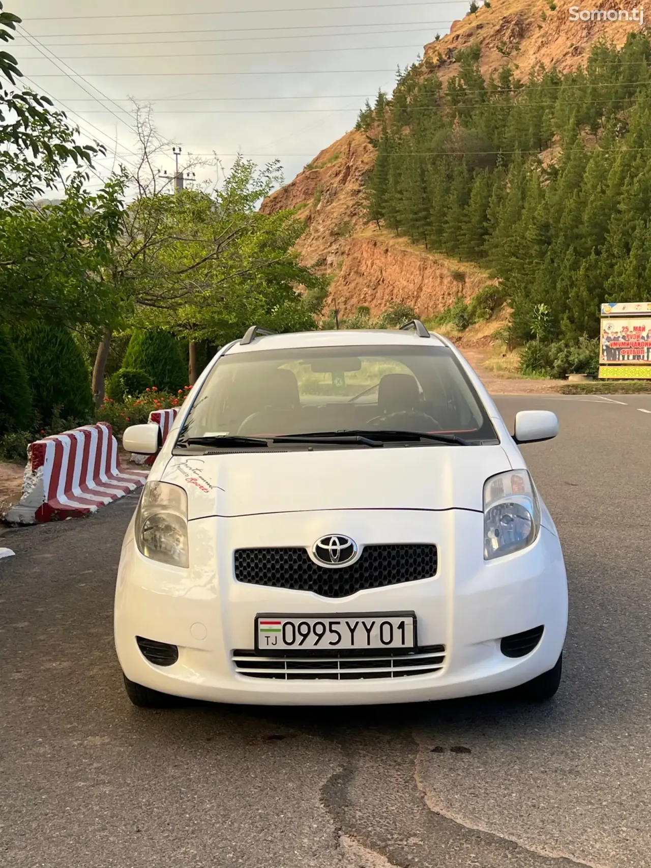 Toyota Yaris 2008 · 1.3 AT