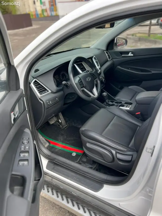 Hyundai Tucson 2016 · 1.6 AT