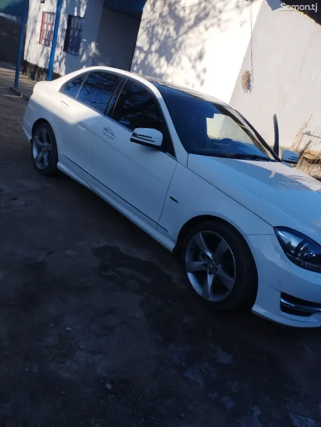 Mercedes-Benz S class 2014 · 2.0 AT
