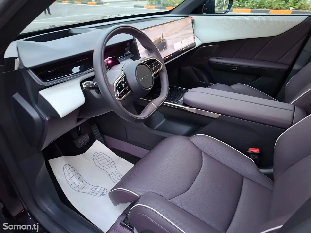 Mazda EZ-6 2025 · AT