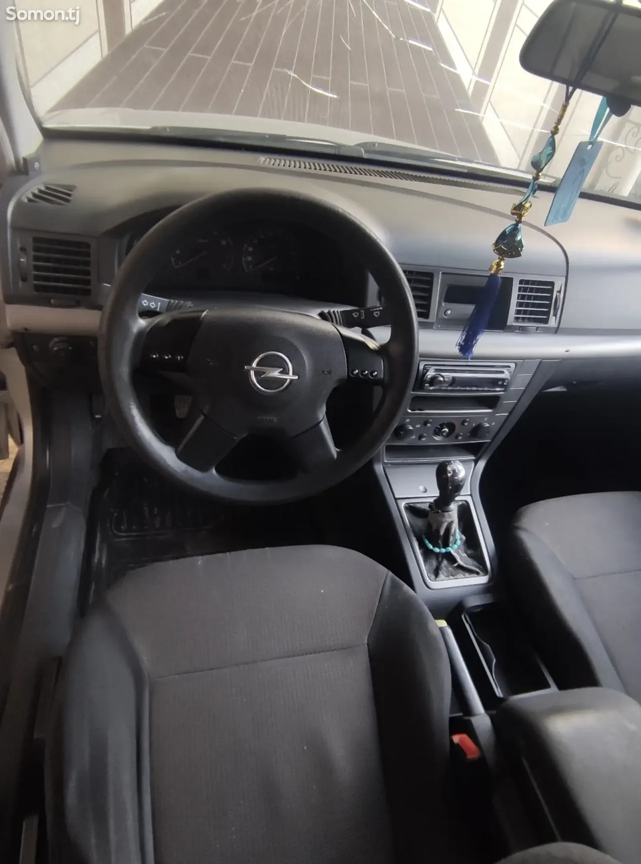 Opel Vectra C 2003 · 2.2 MT