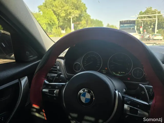 BMW 3 series 2014 · 2.0 AT
