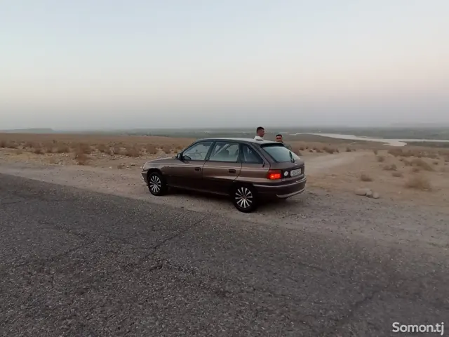 Opel Astra F 1997 · 1.6 MT