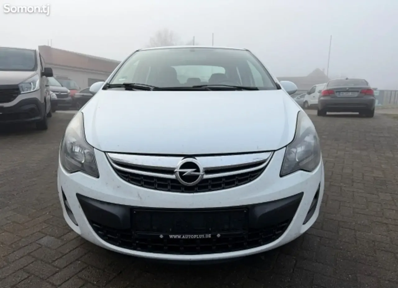 Opel Corsa 2015 · 1.4 MT