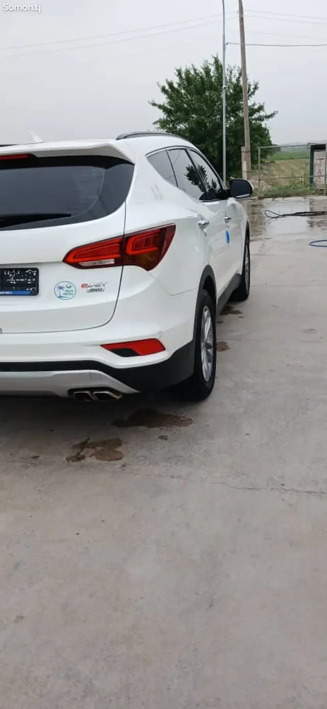 Hyundai Santa Fe 2016 · 2.0 AT