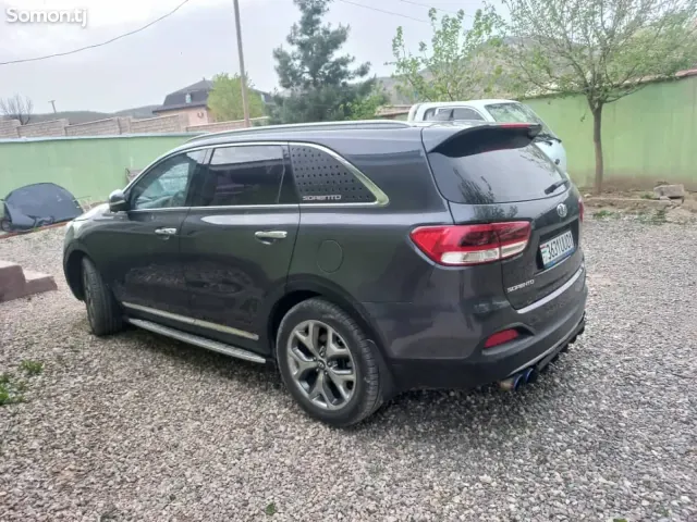 Kia Sorento 2015 · 2.0 AT