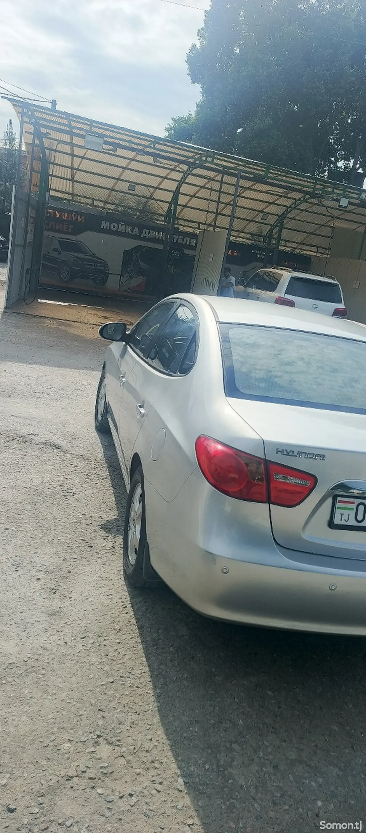 Hyundai Avante 2010 · 1.6 AT