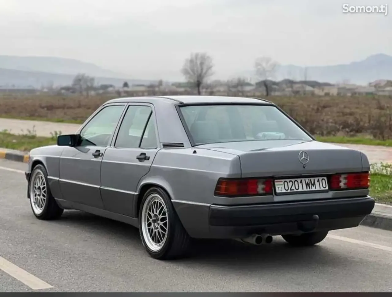 Mercedes-Benz W201 1991 · 2.3 AT