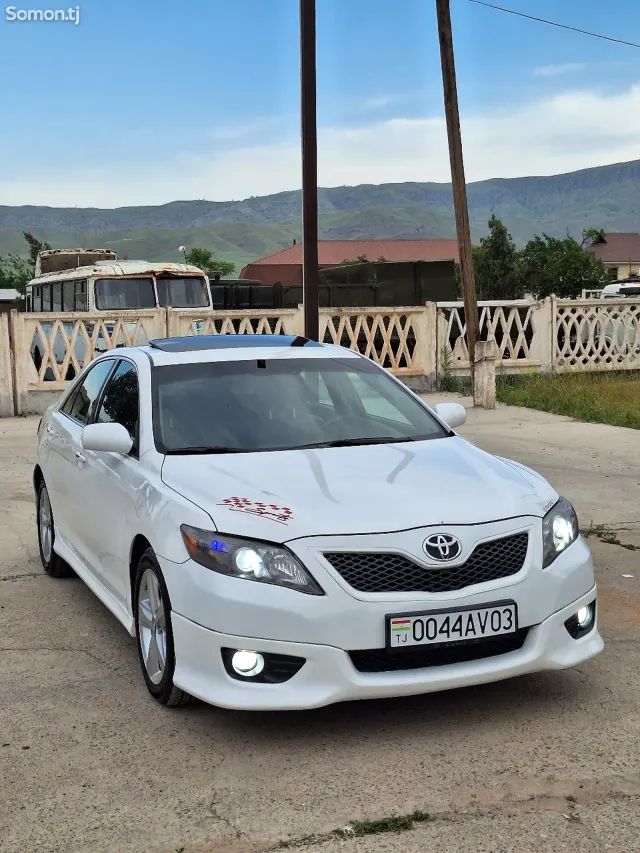 Toyota Camry 2011 · 2.5 AT