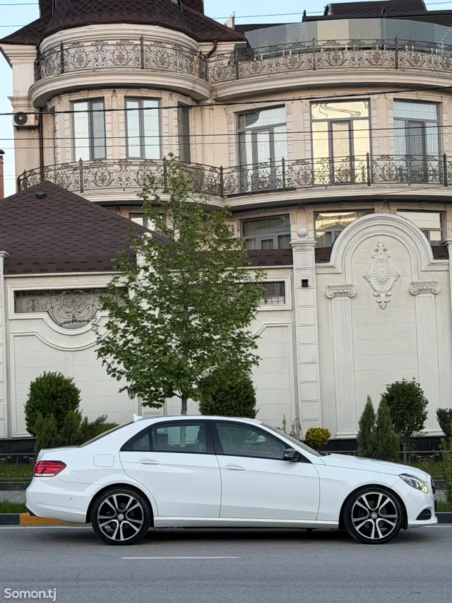 Mercedes-Benz E class 2015 · 2.2 AT