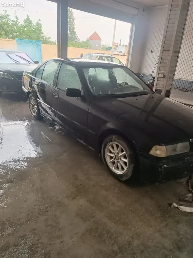 BMW 3 series 1995 · MT