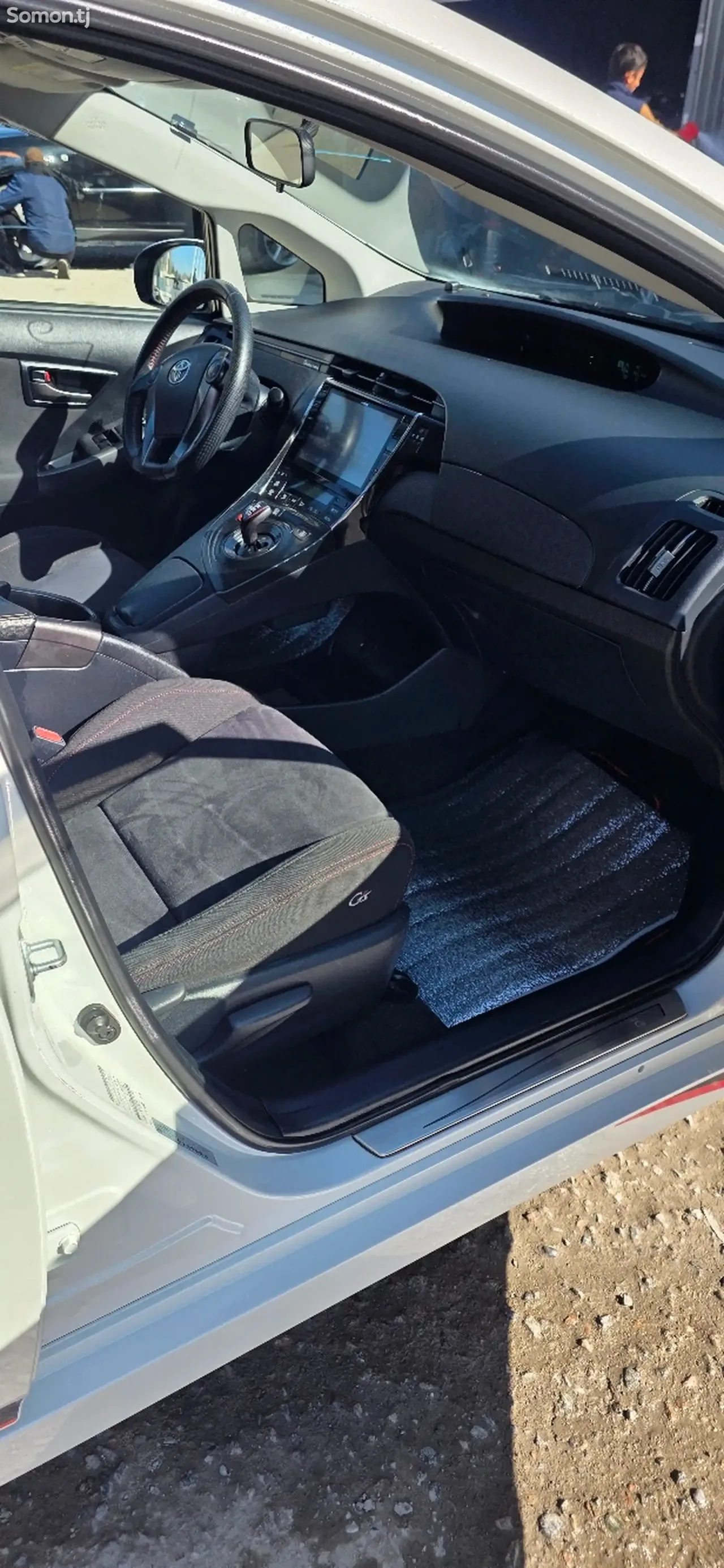 Toyota Prius 2014 · 1.8 CVT