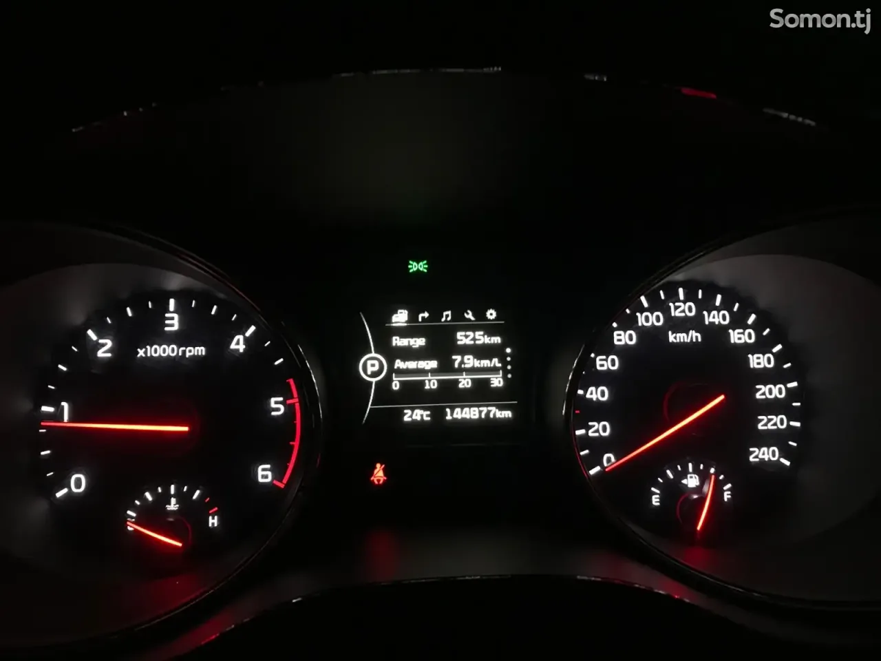Kia Carnival 2016 · 2.2 AT